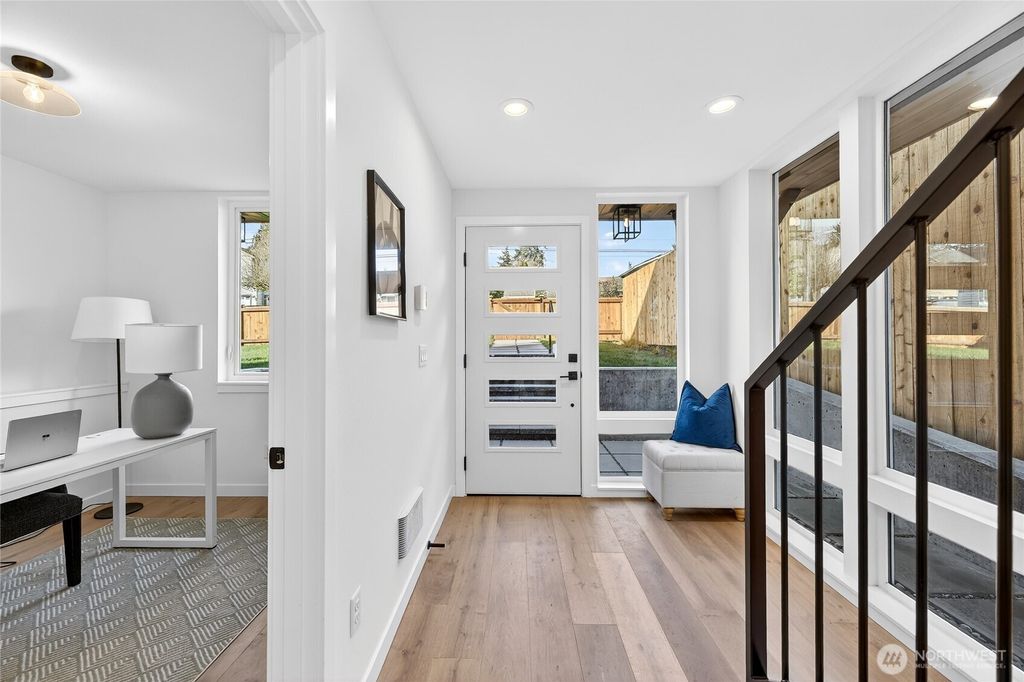 Photo of 11738 23rd Avenue NE, Seattle, WA 98125 (MLS # 2497613)