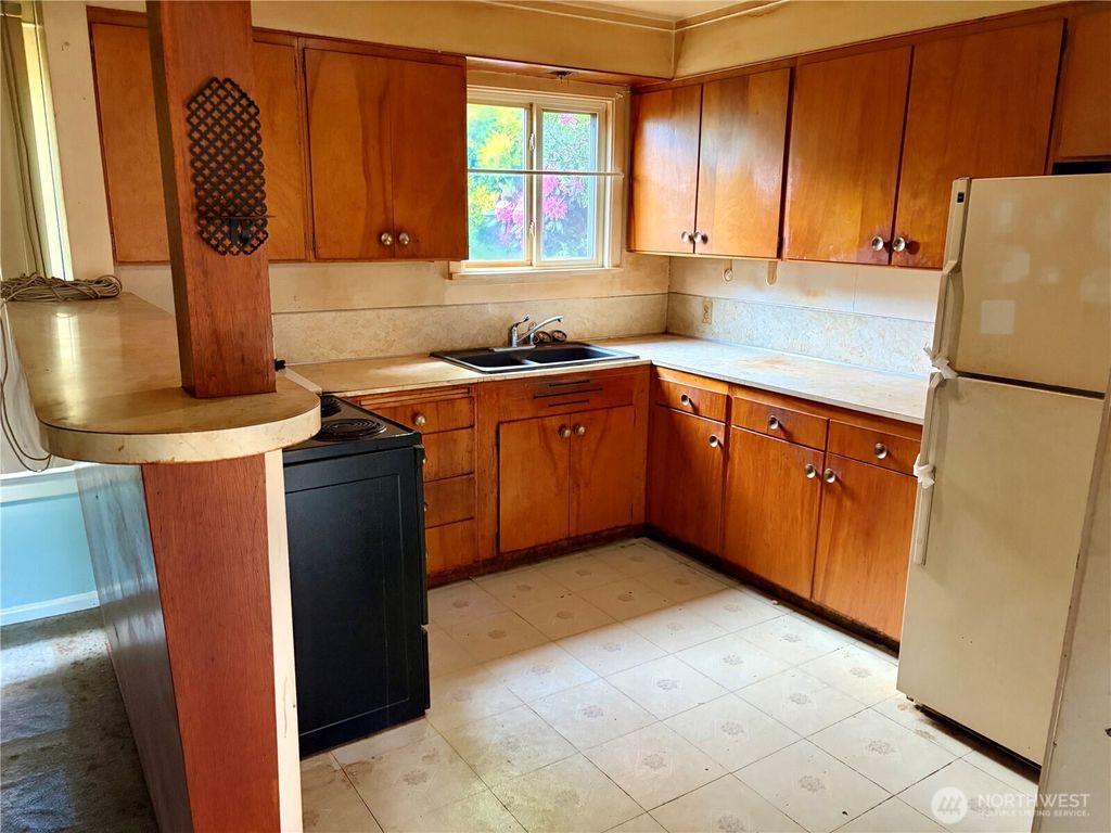 Photo of 605 Morris Avenue S, Renton, WA 98057 (MLS # 2528539)