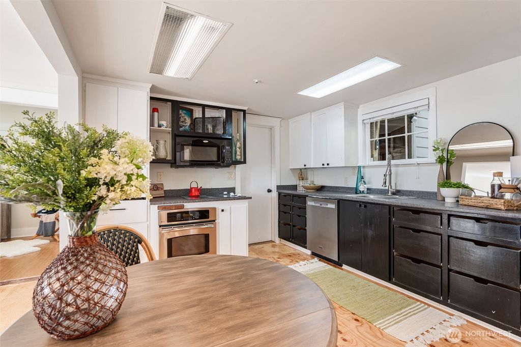Photo of 4 N Salmon Beach, Tacoma, WA 98407 (MLS # 2443743)