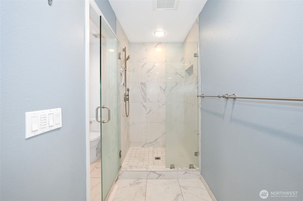 listing image 9362513985488516021