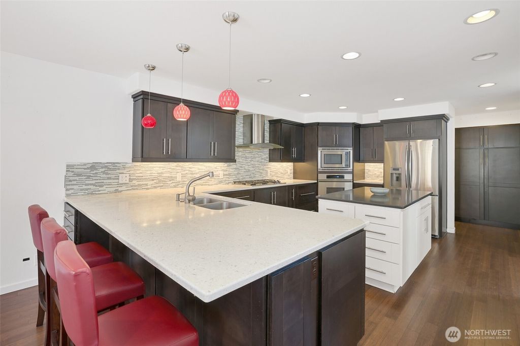 listing image 9366402411911132635