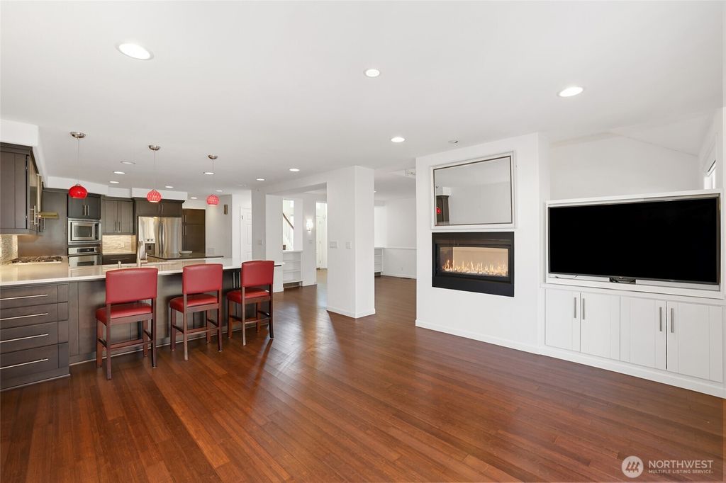 listing image 9367929370083375191