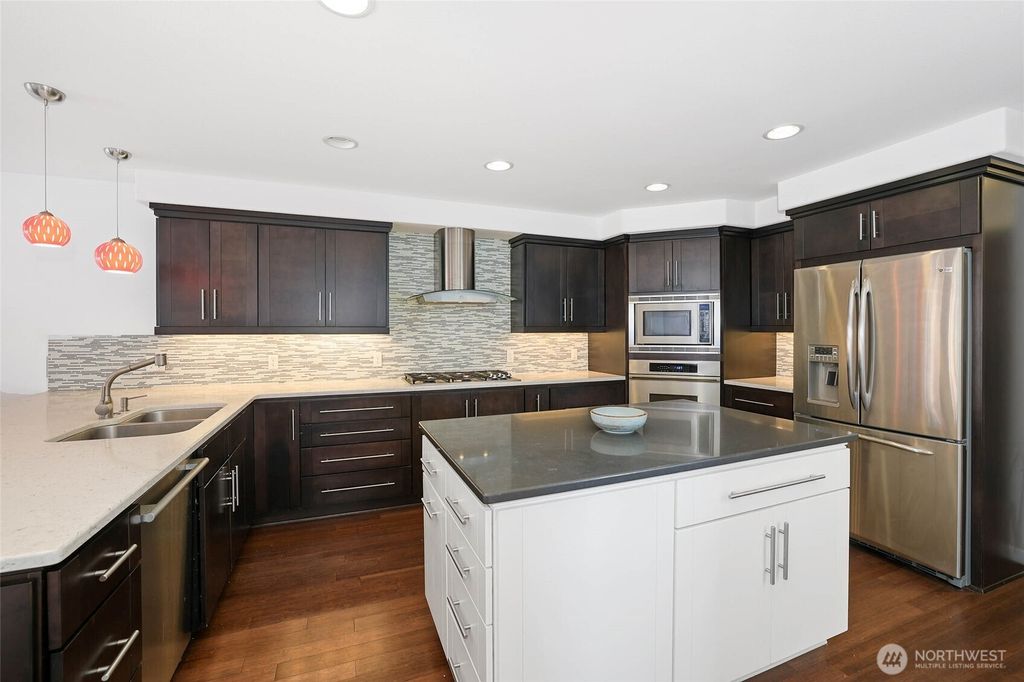 listing image 9360513616314493021