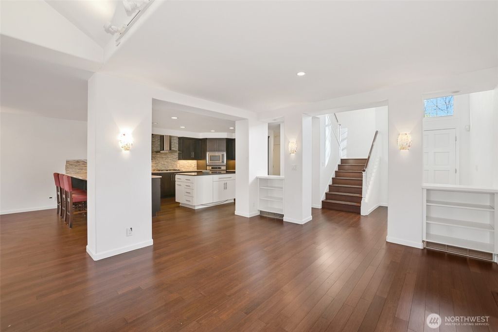 listing image 9368602719317238329