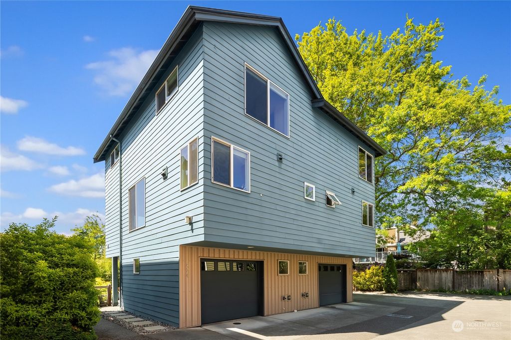 Photo of 424 N 130th Street, Seattle, WA 98133 (MLS # 2276211)