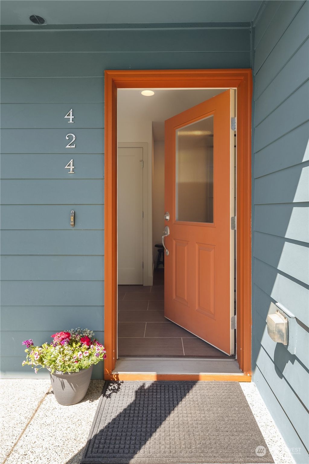 Photo of 424 N 130th Street, Seattle, WA 98133 (MLS # 2276211)