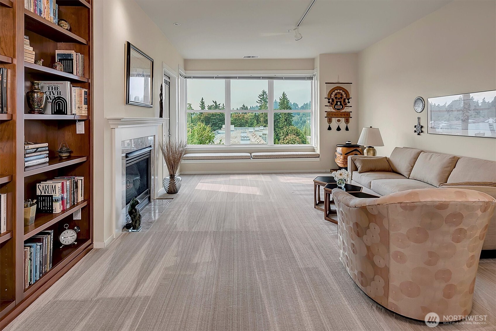 10042 Main Street 404