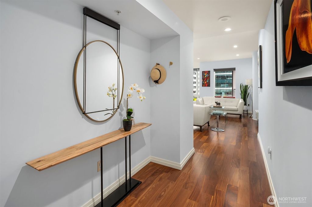 Photo of 500 106th Avenue NE #813, Bellevue, WA 98004 (MLS # 2430081)