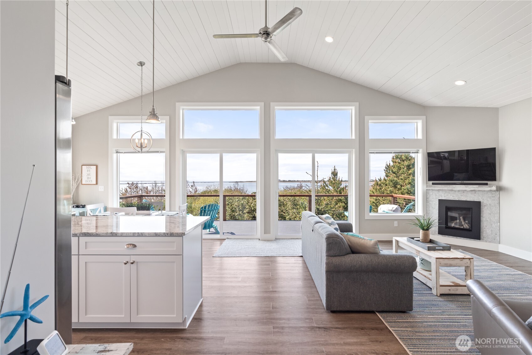 193 Marine View Drive SE