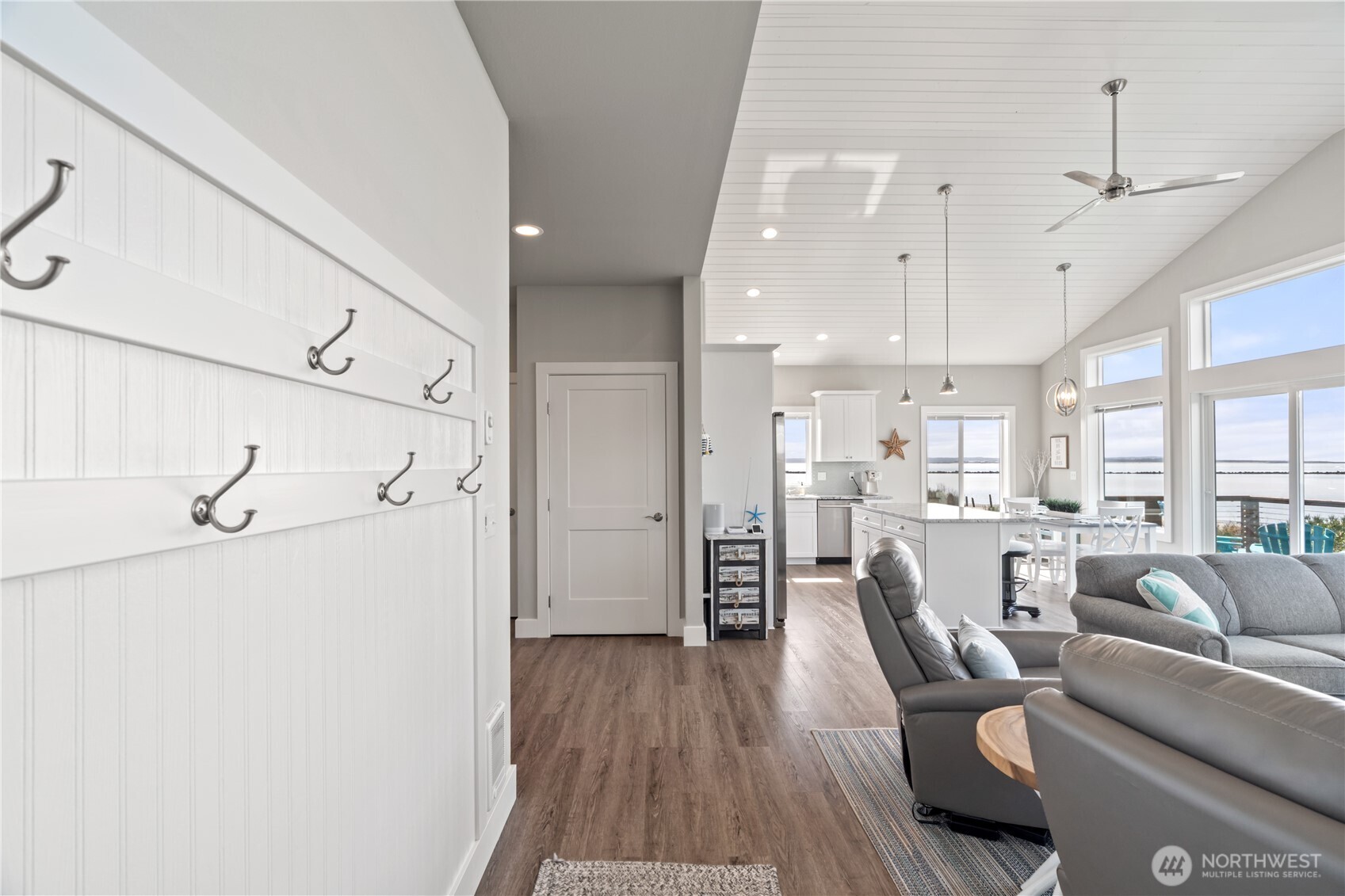 193 Marine View Drive SE