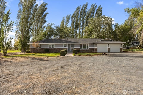 Photo of 6856 Rd E NE, Moses Lake, WA 98837 (MLS # 2588067)