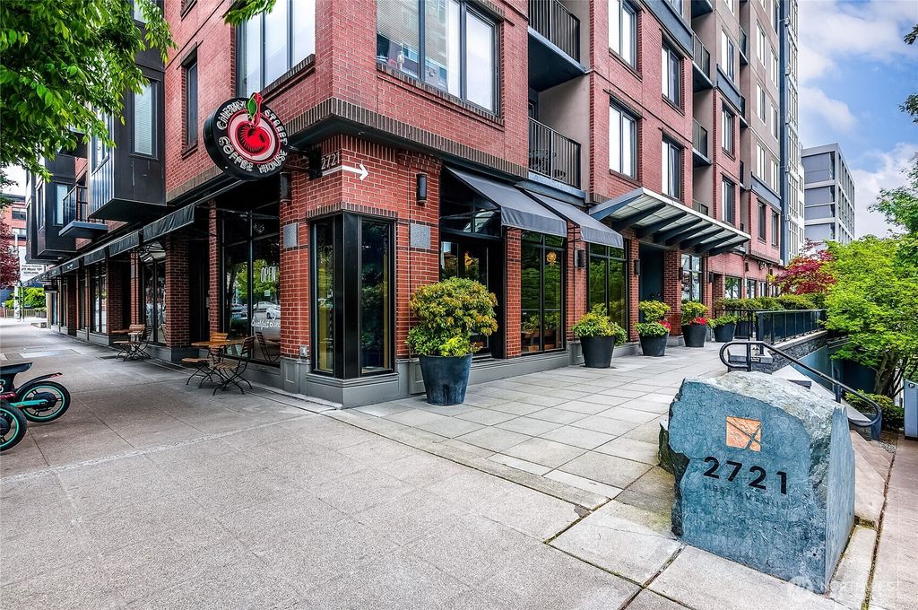 Photo of 2721 1st Avenue #604, Seattle, WA 98121 (MLS # 2457416)