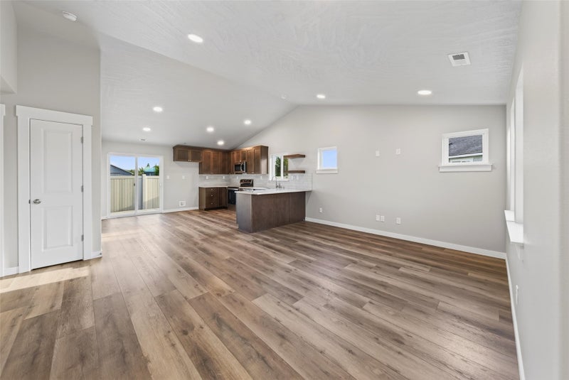 2016 N Oak Road