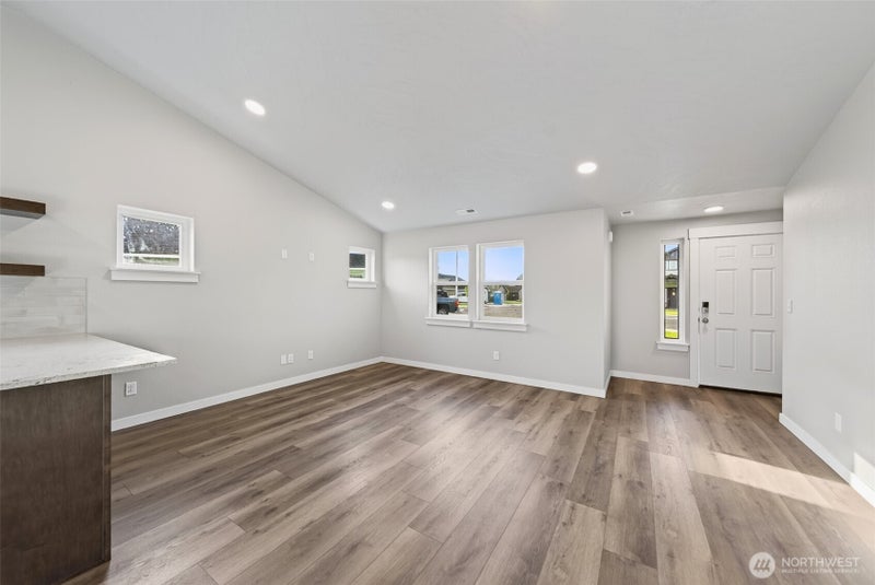 2016 N Oak Road
