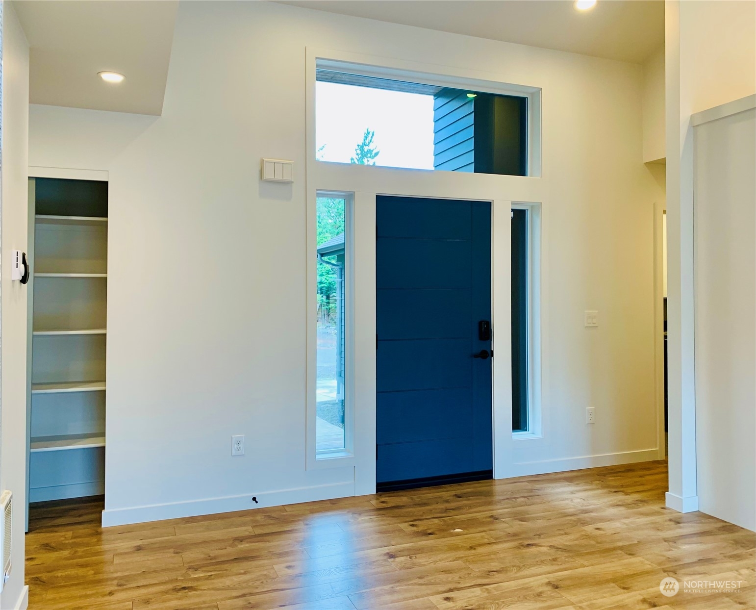 582 Blue Wing Loop SE