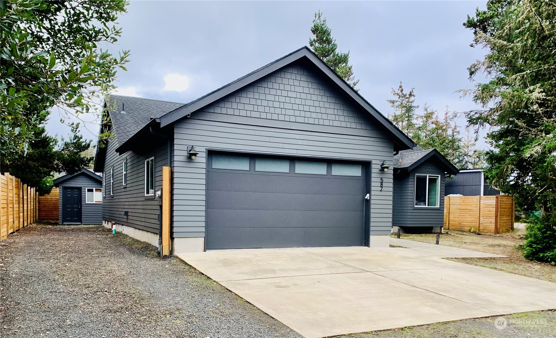 582 Blue Wing Loop SE
