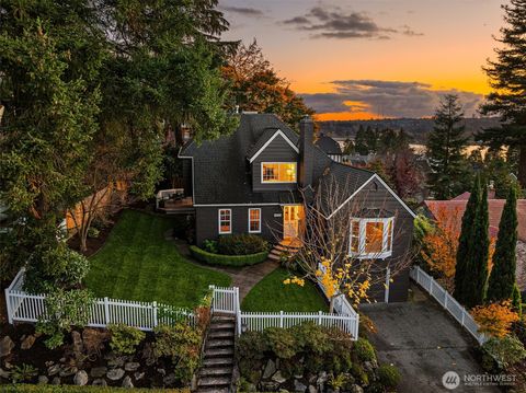 Photo of 4525 NE 41st Street, Seattle, WA 98105 (MLS # 2462970)