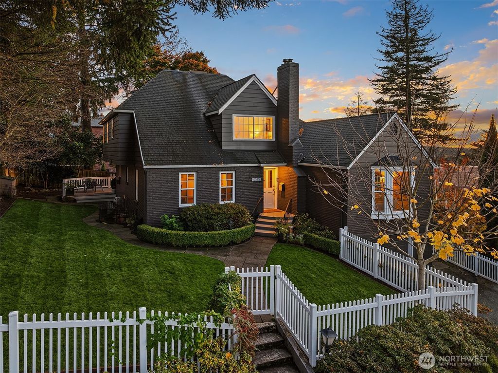 Photo of 4525 NE 41st Street, Seattle, WA 98105 (MLS # 2462970)