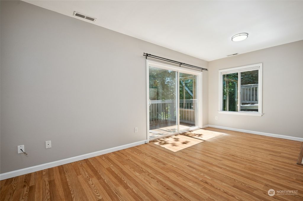 listing image 9369153979052692507