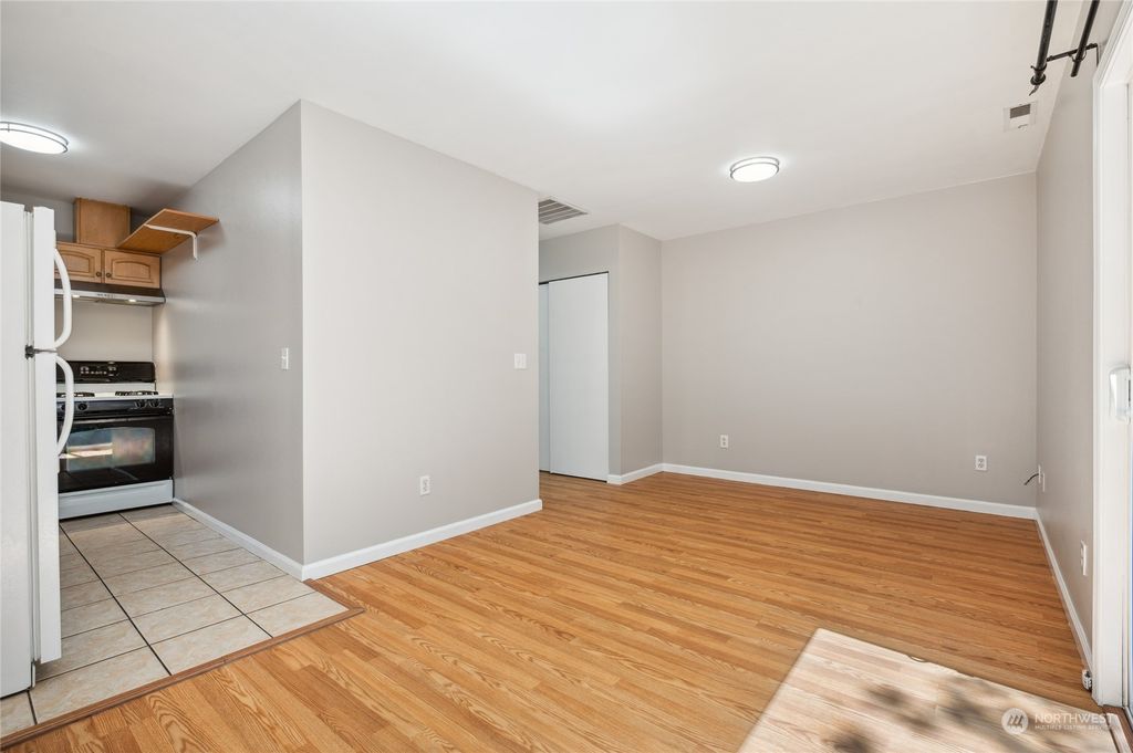 listing image 9362204805194323051