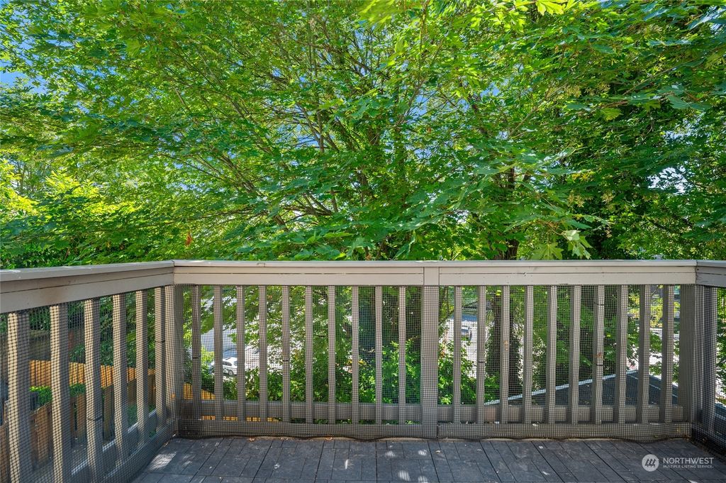 listing image 9368621769252909475