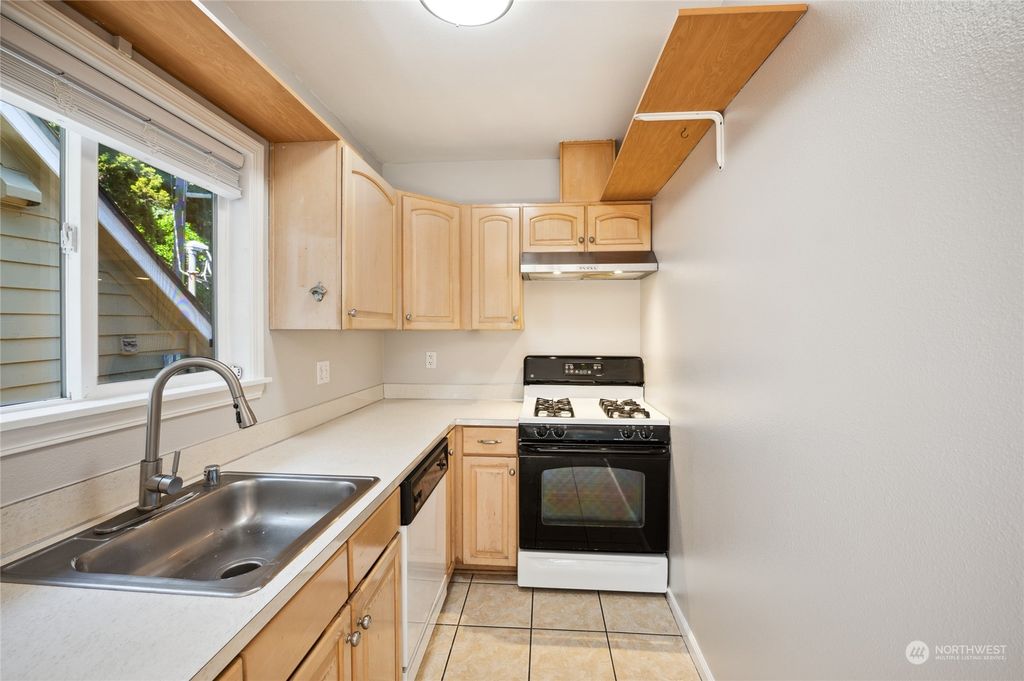 listing image 9368303358525287878
