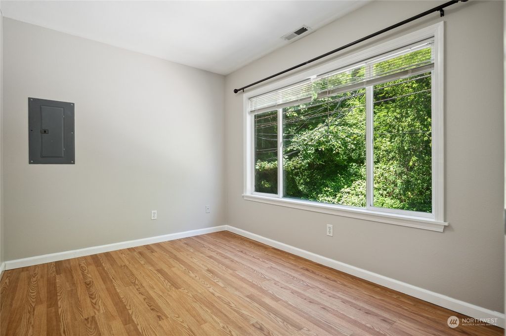listing image 9360449539298117995