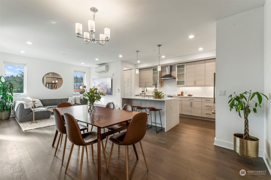 Photo of 23107 NE 8th St. St #B202, Sammamish, WA 98074 (MLS # 2220690)