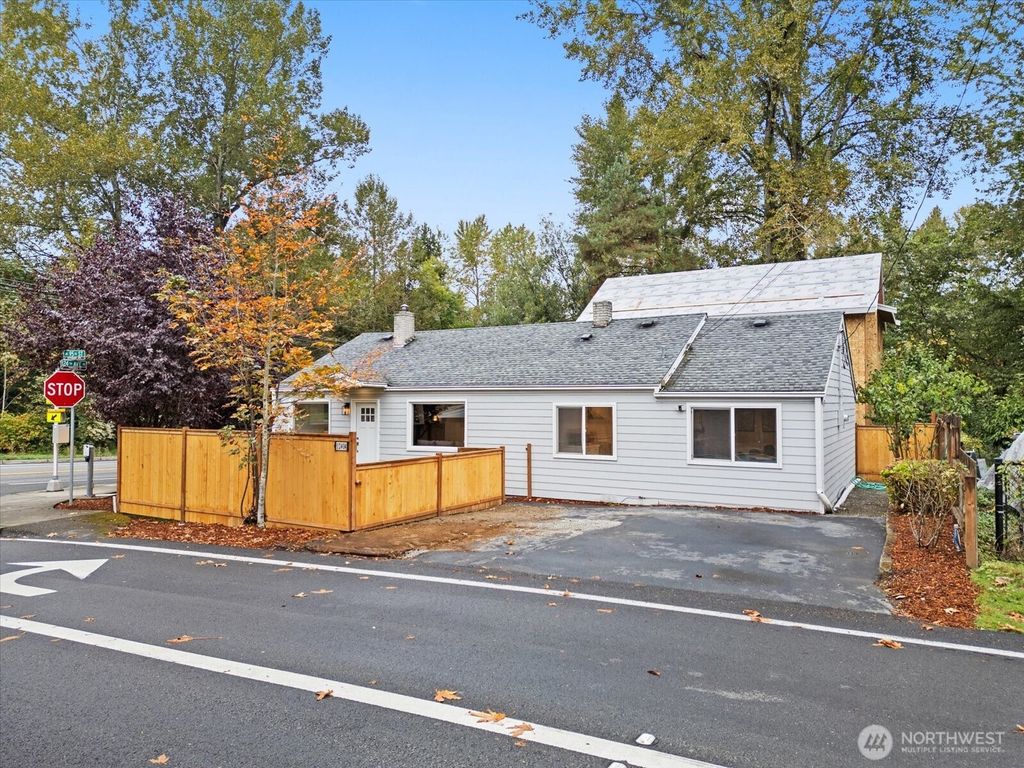 Photo of 12404 NE 95th Street, Kirkland, WA 98033 (MLS # 2373529)