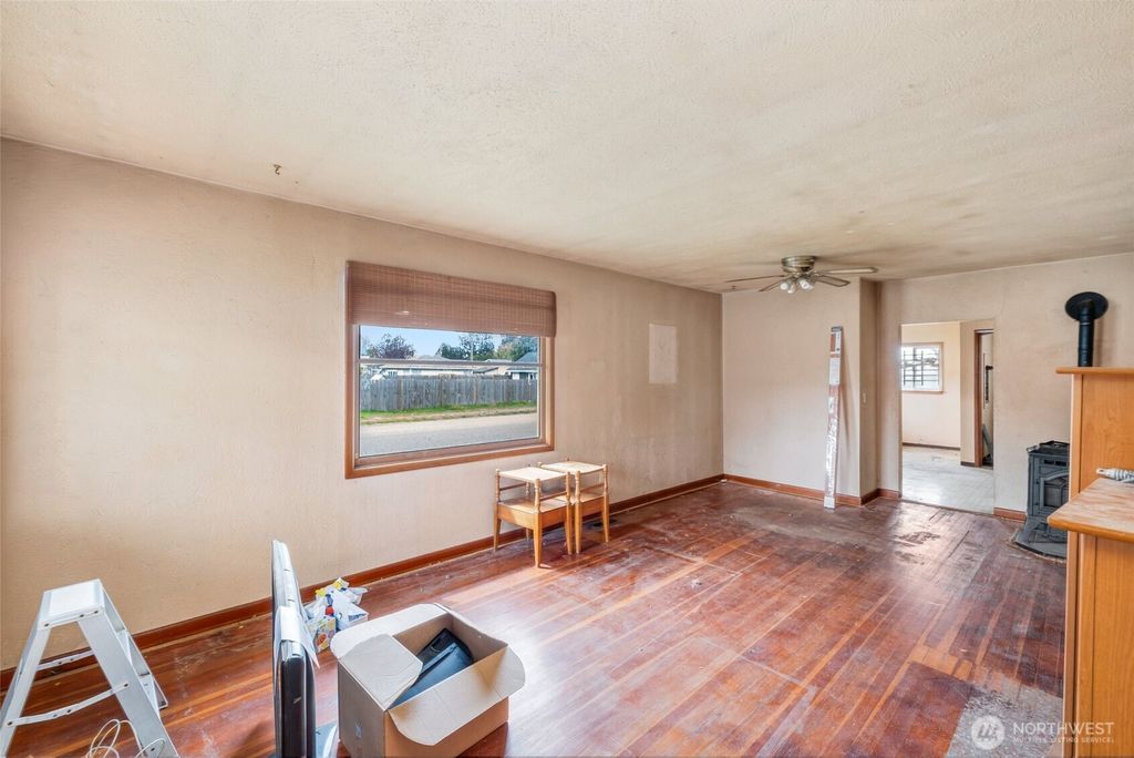 Photo of 6648 S Lawrence Street, Tacoma, WA 98409 (MLS # 2509527)