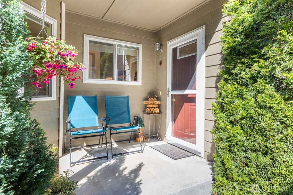 Photo of 805 W Main Street #C, Monroe, WA 98272 (MLS # 2401344)