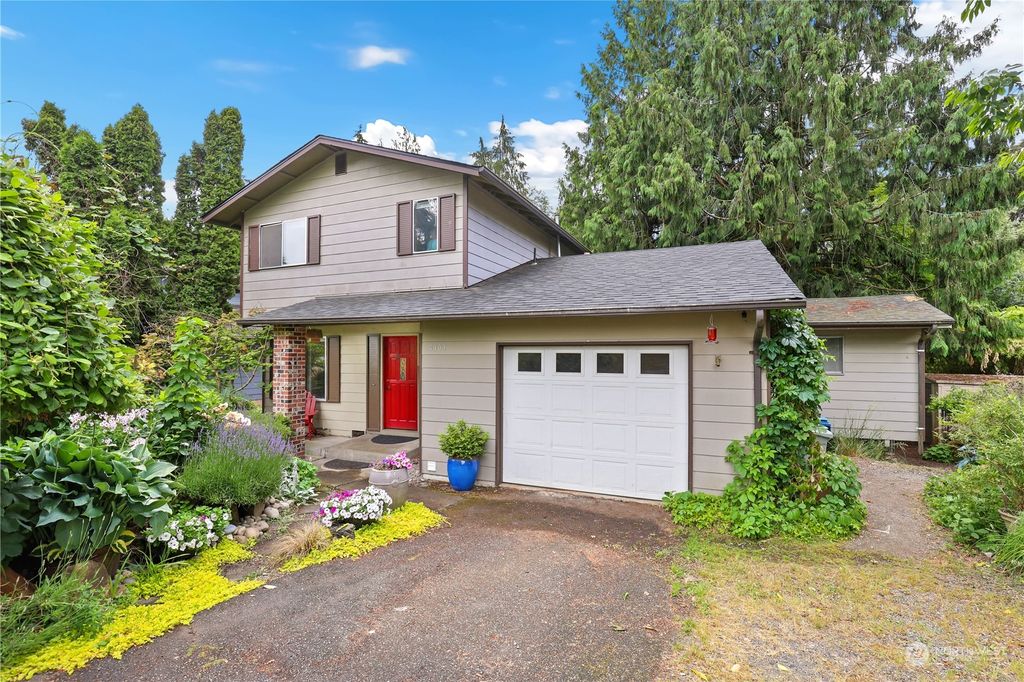 Photo of 4303 S 303rd Street, Auburn, WA 98001 (MLS # 2262042)