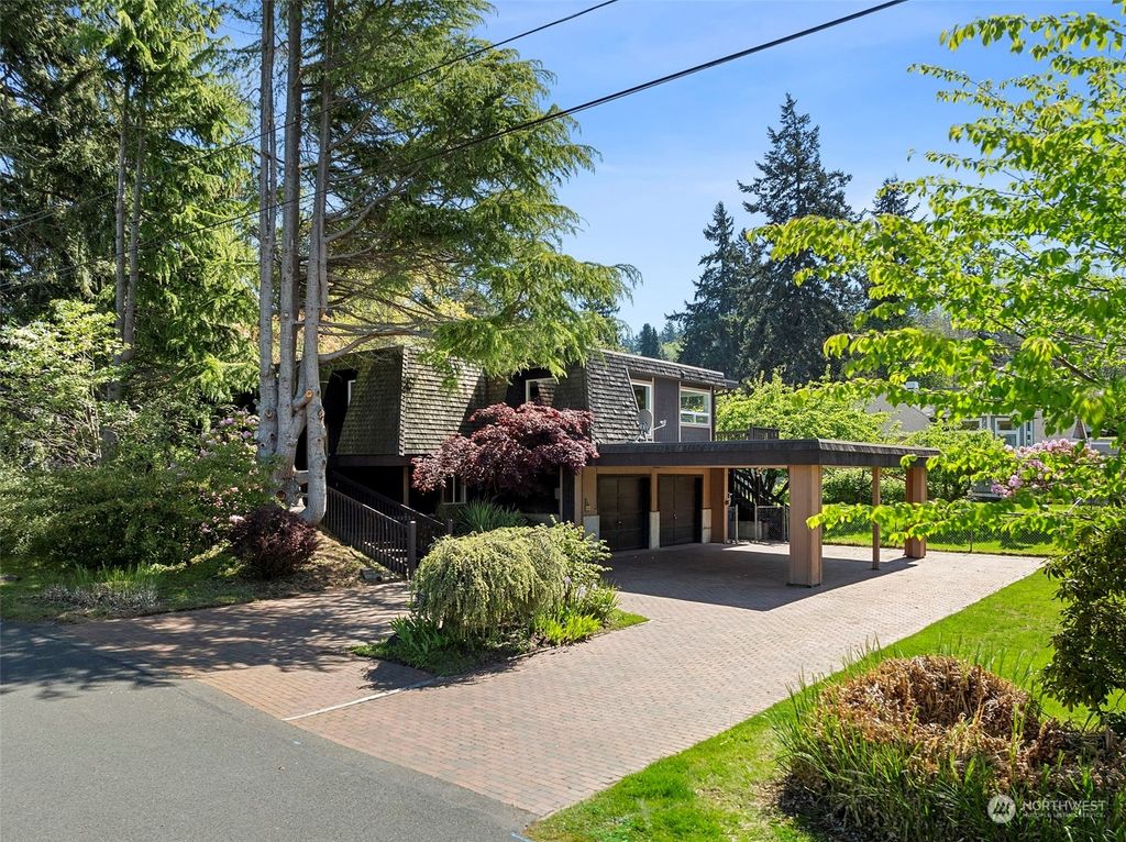 Photo of 1428 10th Place N, Edmonds, WA 98020 (MLS # 2236425)