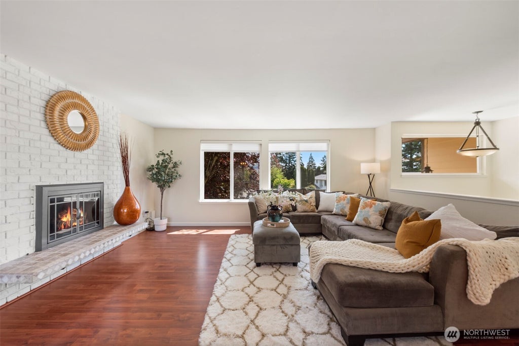 Photo of 407 Veralene Wy WAY SW, Everett, WA 98203 (MLS # 2537349)