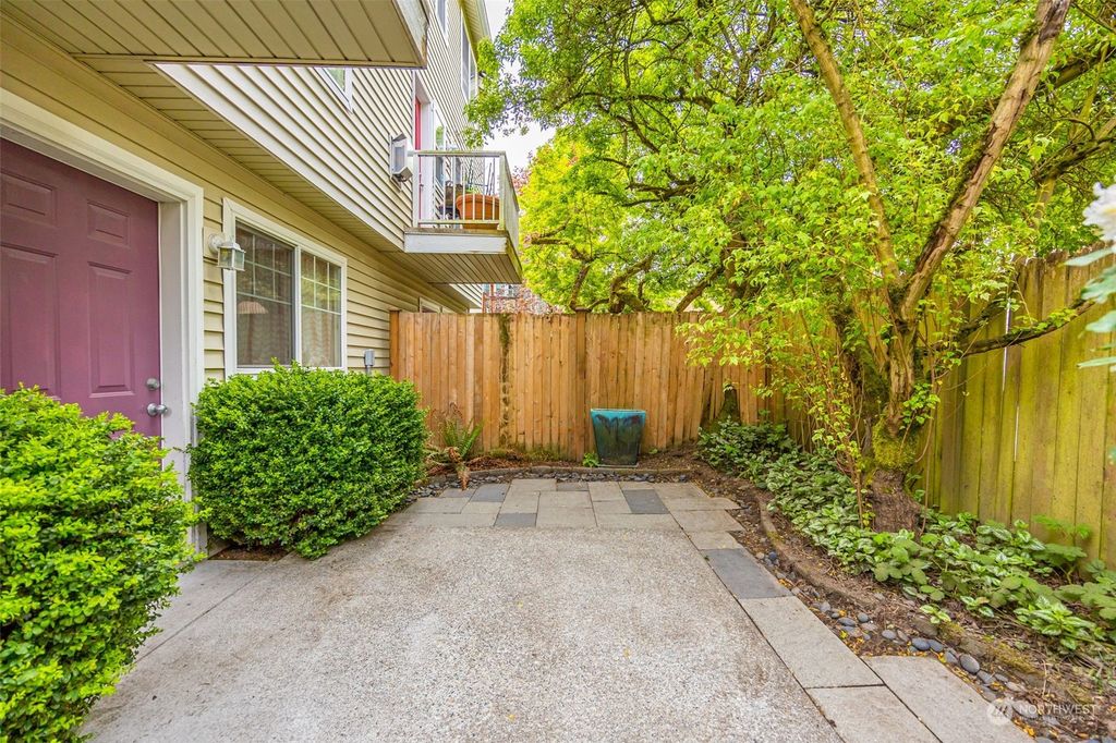 Photo of 6561 5th Avenue NE #D, Seattle, WA 98115 (MLS # 2063387)