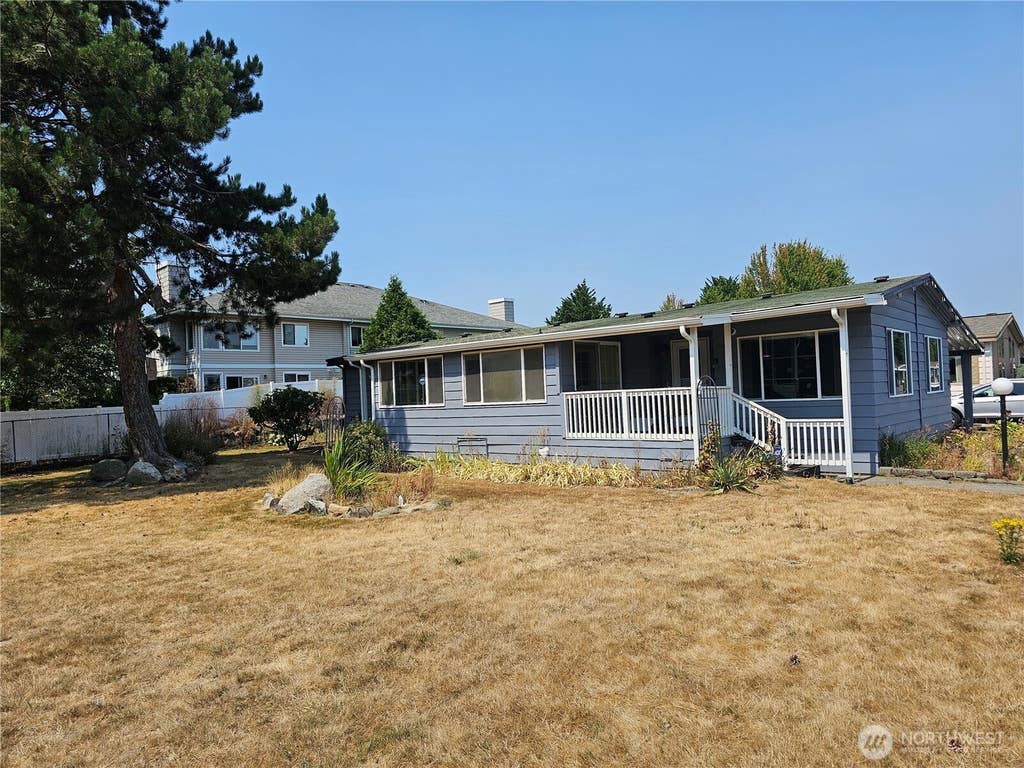 Photo of 11436 SE 208th Street, Kent, WA 98031 (MLS # 2569812)