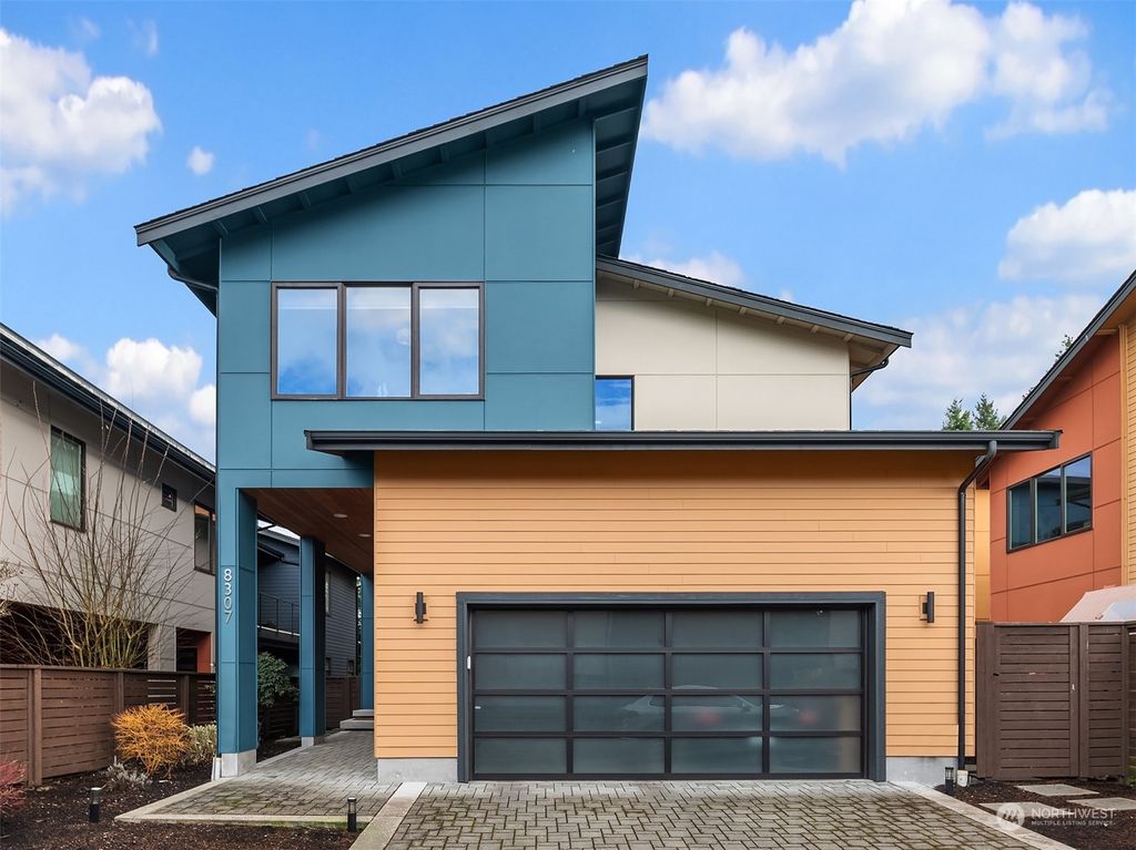 Photo of 8307 NE 120th Street, Kirkland, WA 98034 (MLS # 2198092)