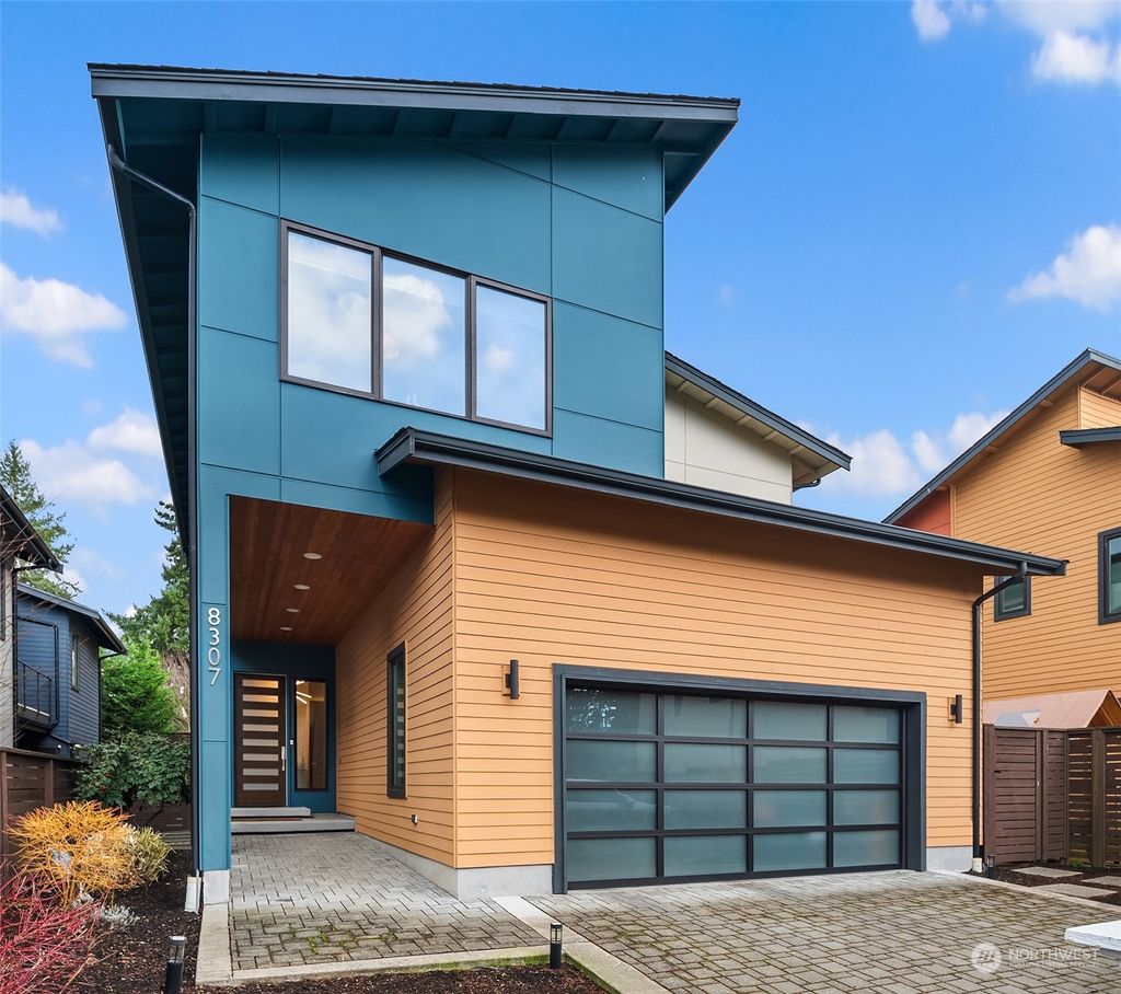 Photo of 8307 NE 120th Street, Kirkland, WA 98034 (MLS # 2198092)