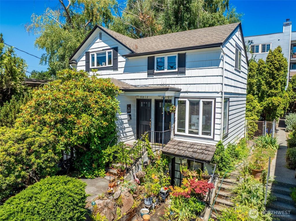 Photo of 910 E Prospect Street, Seattle, WA 98102 (MLS # 2413415)