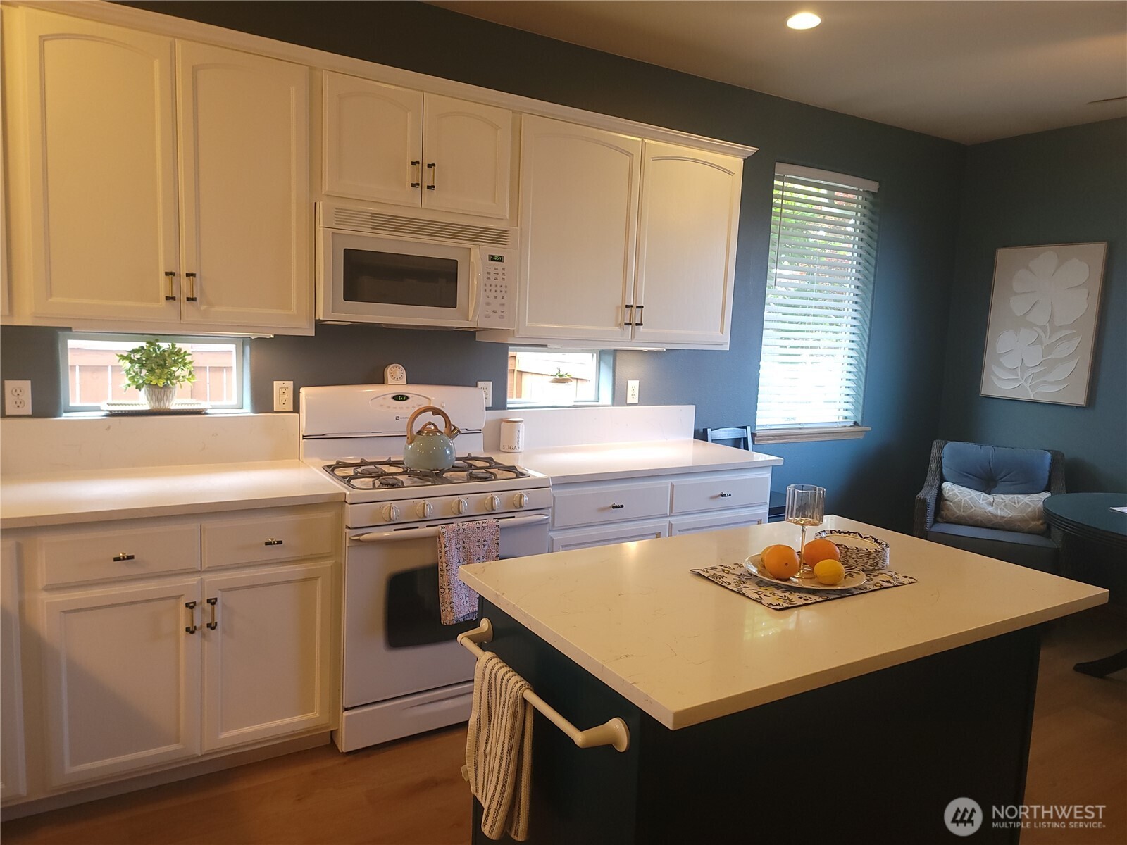 8542 Bainbridge Loop NE