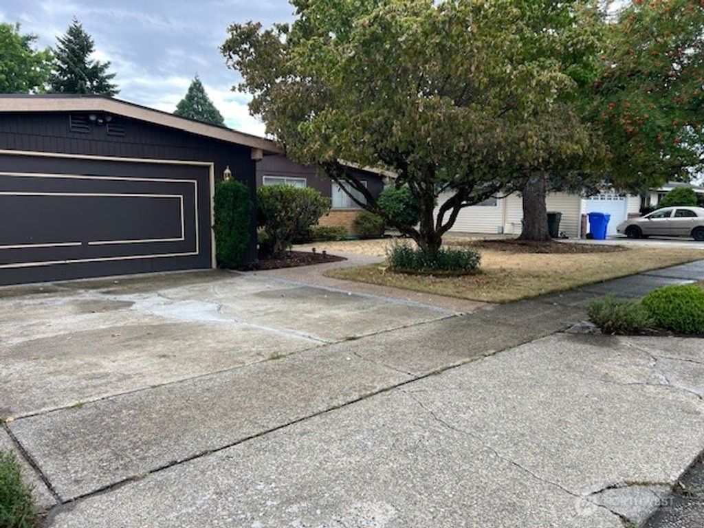 Photo of 10623 SE 236th Place, Kent, WA 98031 (MLS # 2422273)