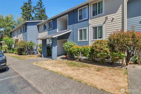 Photo of 4183 W Lake Sammamish Parkway SE #B104, Bellevue, WA 98008 (MLS # 2566761)