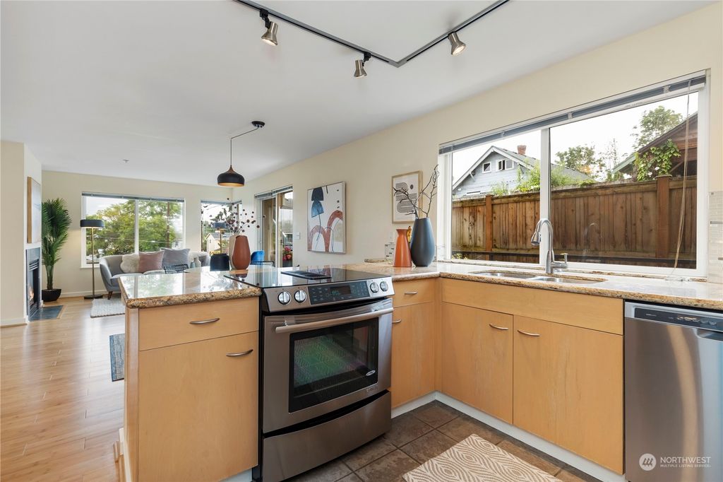 listing image 9368289641600048252