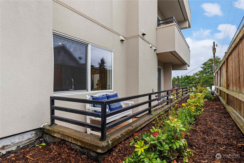 listing image 9366976129536349647