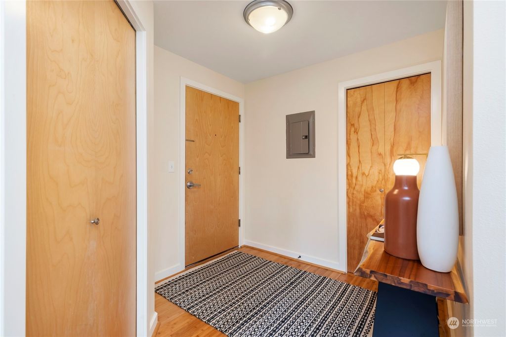 listing image 9362506474936214586