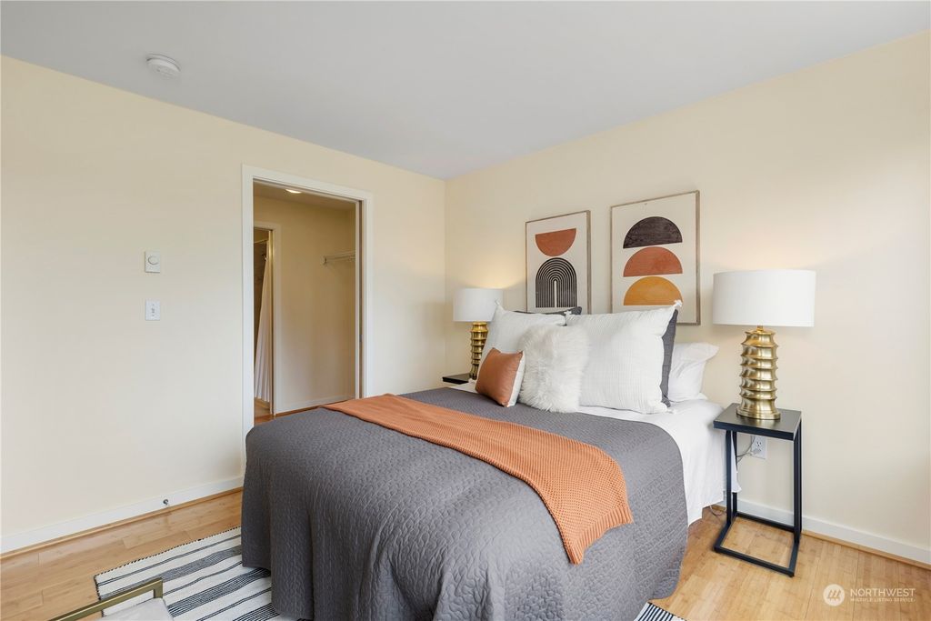 listing image 9362073691408406457