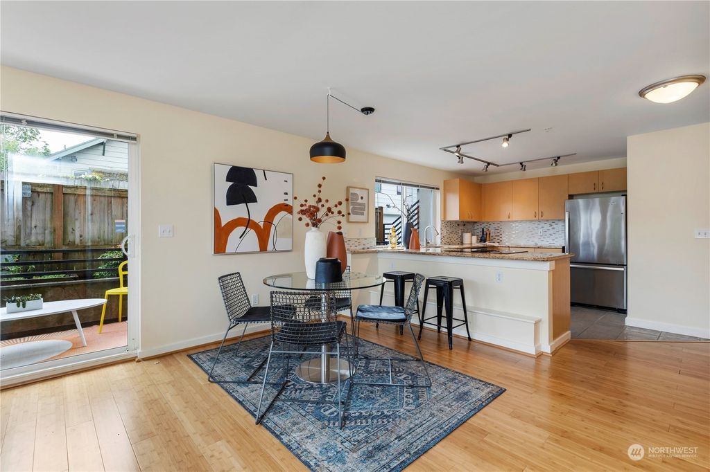 listing image 9367773851579228072