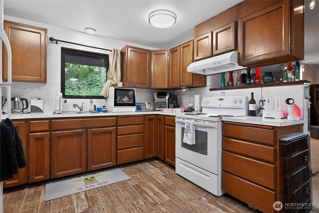 Photo of 37135 2nd Avenue SW, Federal Way, WA 98023 (MLS # 2531700)