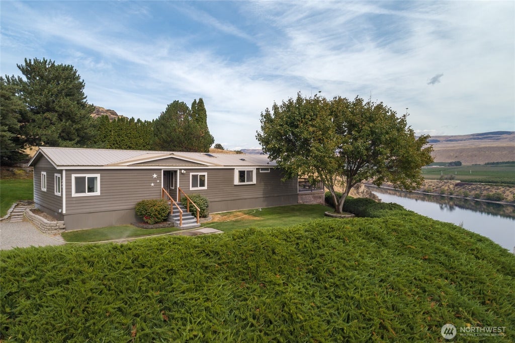 Photo of 384 SR 173, Brewster, WA 98812 (MLS # 2581016)