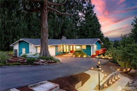 Photo of 5300 235th Avenue SE, Issaquah, WA 98029 (MLS # 2523946)
